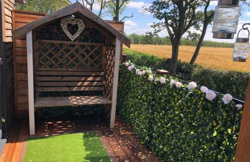 Couple’s Lodge With Hot Tub - Foto 22