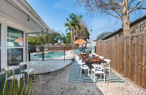 New listing~10 min to beach~Back yard fun~Pool - Foto 57
