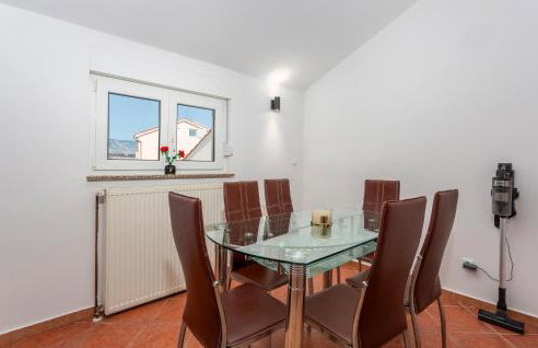 Awesome Apartment In Omisalj With Wifi - Foto 18