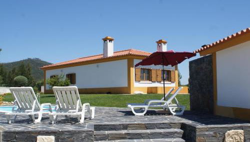 Casa da Eira em Dornes - Casa de campo familiar com piscina - Foto 1, Garden, sunbed, Garden view