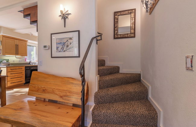 3BR Home in Alpine Meadows for 8 - Photo 5