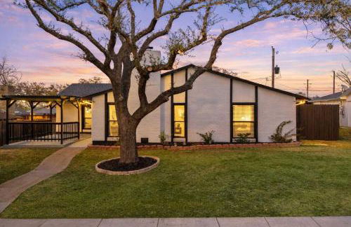 5-BD 2 5-BA Modern Retreat w Games & Hot Tub - Foto 37