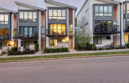 Luxe 4bdr w/ Balcony & Parking, 10 Mins to Broadway 9th Avenue by Avantstay - Foto 67