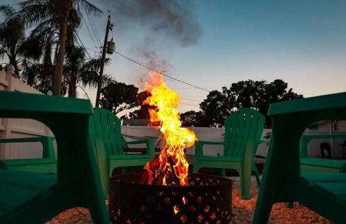 Four Bed Home with Pool Game Room Bar Near Beach - Foto 78