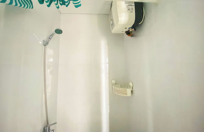 Warm And Cozy Stay Studio Room At Patraland Urbano Apartment - Foto 13