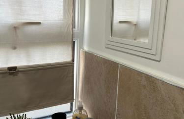 Thors Cave Cabin, Peak District - Photo 43