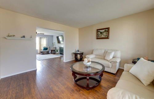 Families Welcome! Spacious OFallon Home with Yard - Foto 6