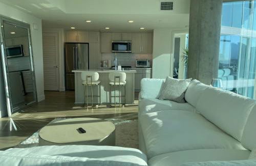 Luxury Designer Suite with Rooftop Pool, Gym - Foto 6