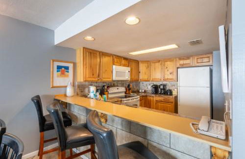 Romar Tower Beachfront Condos - Foto 42