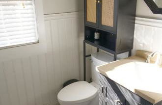 Cozy bungalow with Luxe Yard, Firepit, Pergola Area - Foto 14