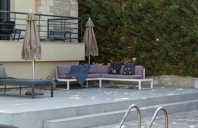 Luxury Villa Near Sea and City, Ping Pong, Childrens Area and BBQ - Foto 7