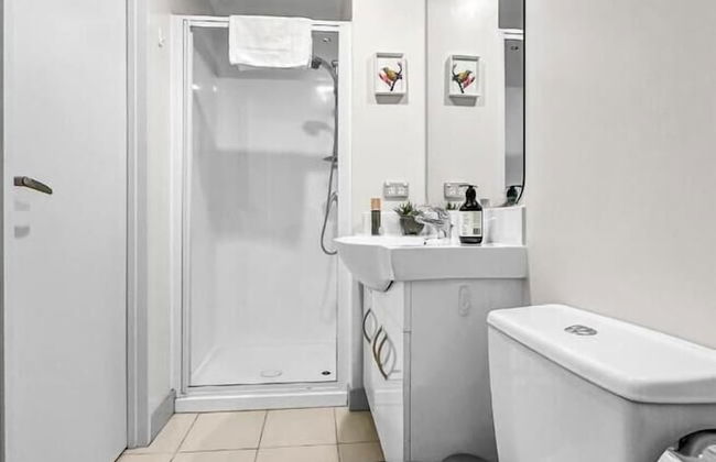 2BR Newmarket Retreat near Broadway: Zodiak Stays - Foto 15