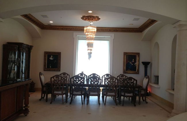 The Stradella Court Mansion - Photo 8