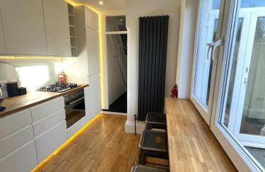 Restored Victorian Home with Private Garden - Foto 3