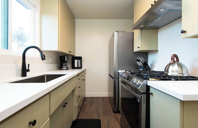 Wonderful 2-BR Apt Near Dodger - Photo 14