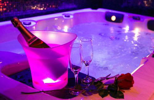 L'Insolite Spa Privatif ''Suite Luxueuse-Jacuzzi" - Photo 16