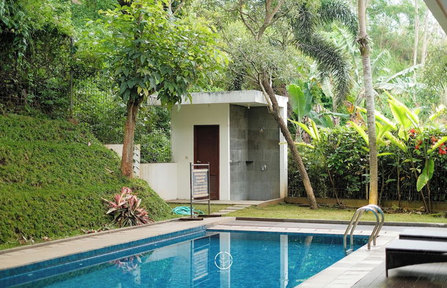 Oyama City View 4BR Villa with a Heated Pool - Photo 25