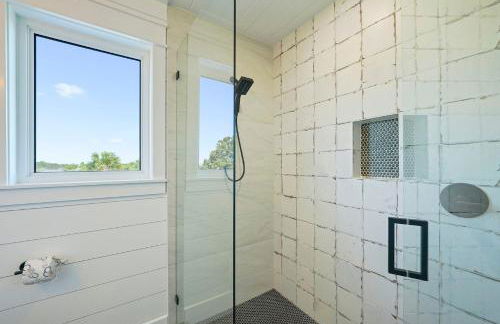 Water's Edge - Luxury Lakefront Beach House with Private Pool & Community Amenities - Foto 38