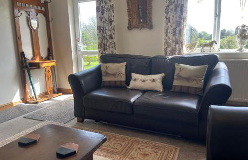 Honeycomb Cottage - a quiet, charming, cosy retreat in the countryside only 2 miles from one of Cornwall's best beaches - Photo 2