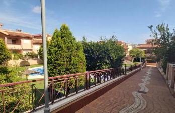 Adosado con piscina y terraza a 700m de la playa - Foto 7