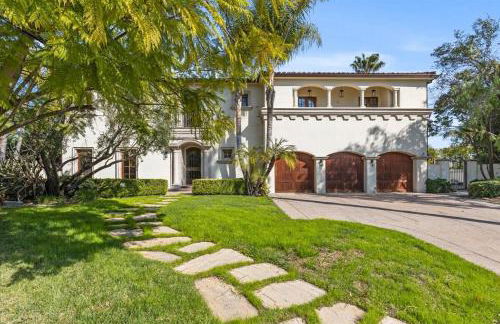 5800 sq ft Gorgeous Tarzana 7 bedroom 9 bathroom home with pool and hot tub - Foto 7