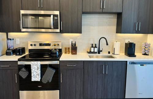 Modern 1BR Apartment with Pool, Hot Tub and Gym Access 10mins to Universal Studios - Foto 68