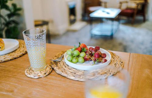 Oxford House by YourStays - Cosy Home in the Suburb of May Bank - Foto 59