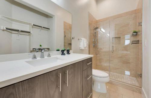 Sleek loft style 2BR I Gym I Parking I Workspace - Foto 10