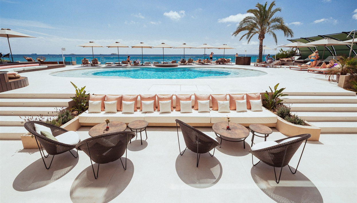 AMA Ibiza Beachfront Suites - Foto 1