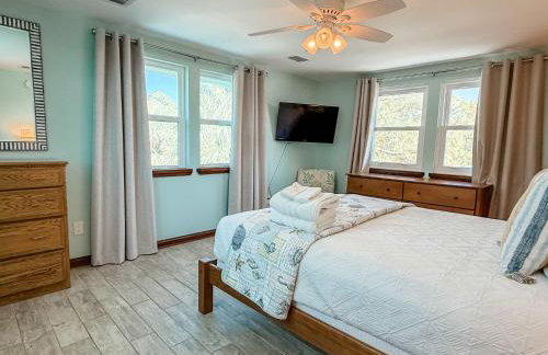 Spacious house- Deep Water Dock Pool Golf Cart Rental available - Foto 50