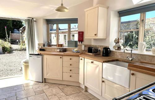 Well Cottage Retreat , Salthouse By Together Travel - Photo 23