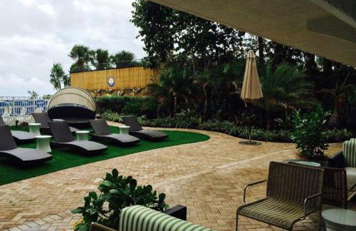 Oceanview on SAND located in Ocean Manor Resort Fort Lauderdale Beach 2 bed 2 bath spacious corner unit partial ocean view - Foto 55