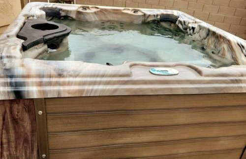 Phoenix Home with heated pool, desert views & hot tub - Foto 6