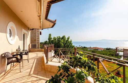 Sunset Paradise - Verga's Utimate Seaview Getaway - Photo 19