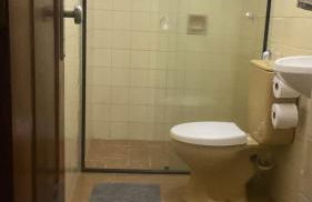 1 suíte cama king, 2 quartos com camas casal, 1 garagem, próx Basílica - Photo 4