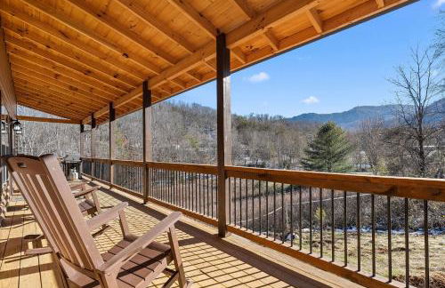 Swimming in the Smokies by American Patriot Getaways - Foto 7