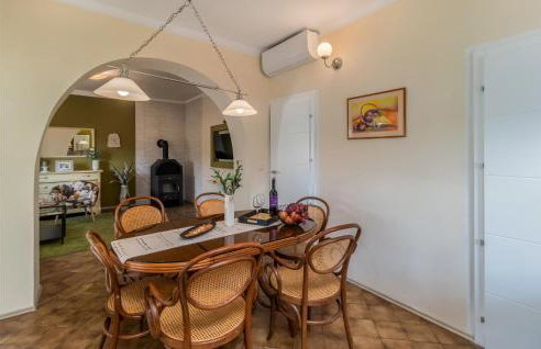 3 Bedroom Beautiful Apartment In Susanj - Photo 7