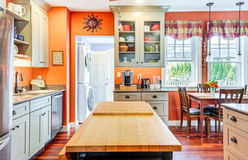 Walk to the T North Shore Retreat Near Salem Fun! - Foto 10