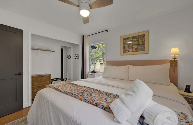 Elegant and Stylish Glenmoor Abode - 5 min to Town - Foto 13