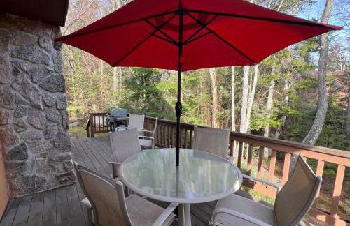 FC43 Renovated cozy spacious cottage with AC, air hockey, wifi close to ski trails! - Foto 9
