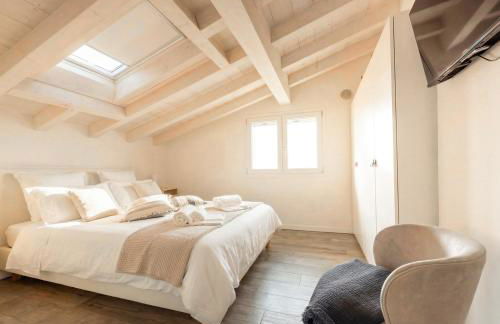 PENTHOUSE ISEO LAKE VIEW - Free Wi-Fi and Private Parking Included - Foto 6