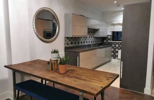 Riverside Cockatoo's Cottage Charming 3 Bed Retreat for up to 10 Guests - Foto 3