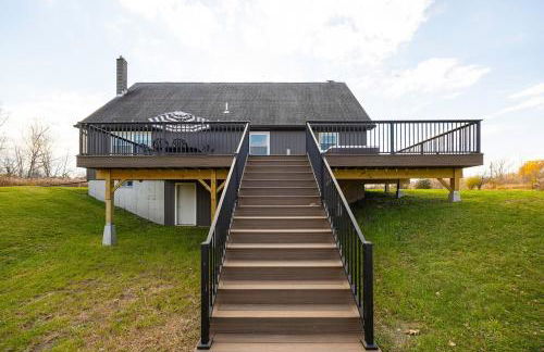 Luxury 4BR in Hudson Valley on a 8 Acre Estate - Hot Tub, Large Firepit, Oversized 38 Ft Deck! - Foto 41