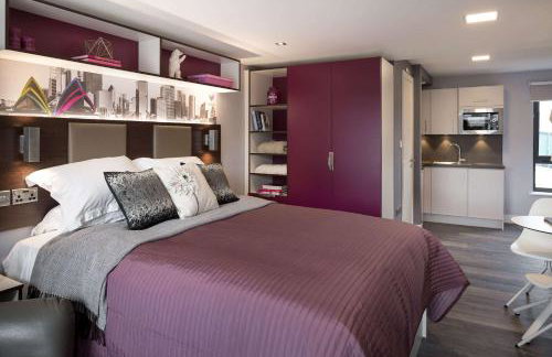 Practical Studio For 2 In Leeds, Free Breakfast - Photo 5