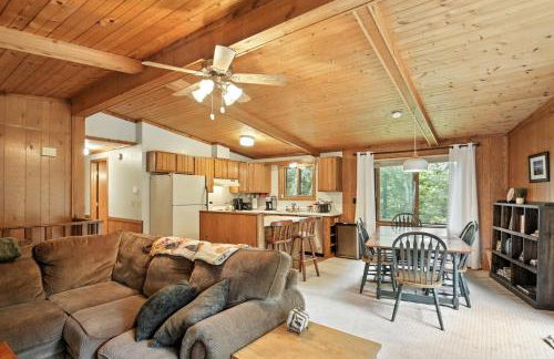 The Treehouse Lakes & Trails Cabin cabin - Photo 9