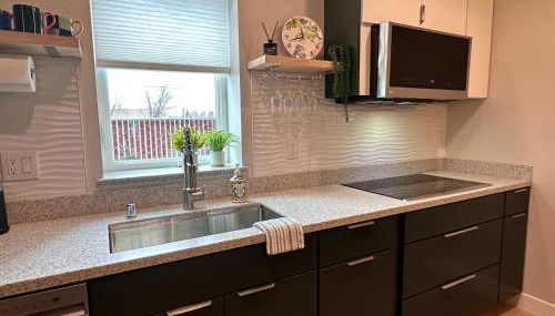 DWELL in Alaska "BIGGER" Unit o - Foto 3, stove