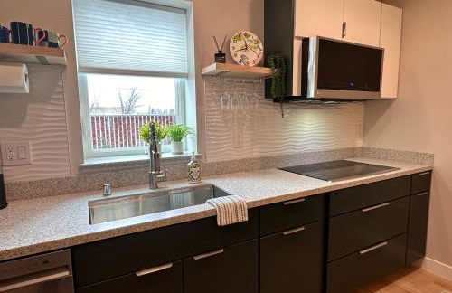 DWELL in Alaska "BIGGER" Unit o - Foto 3