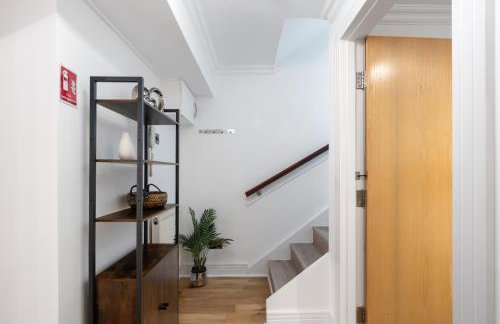 Crown Apartment - SJA Stays - Modern 2 Bed Apartment - Foto 17