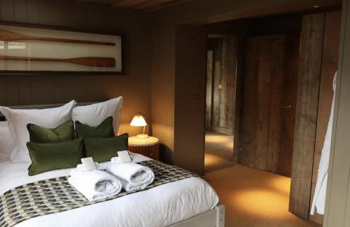 Riverside 2 Bed Cabin With Paddle Boards & Bikes - Foto 17