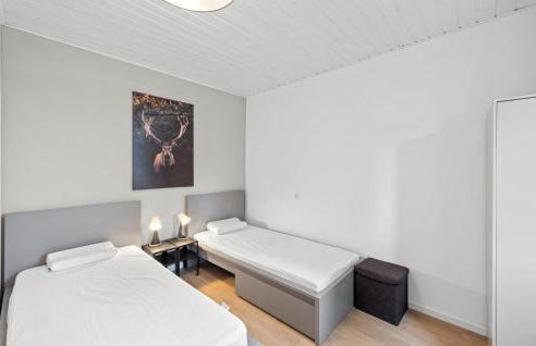 2 Bedroom Awesome Apartment In Malberg - Photo 13